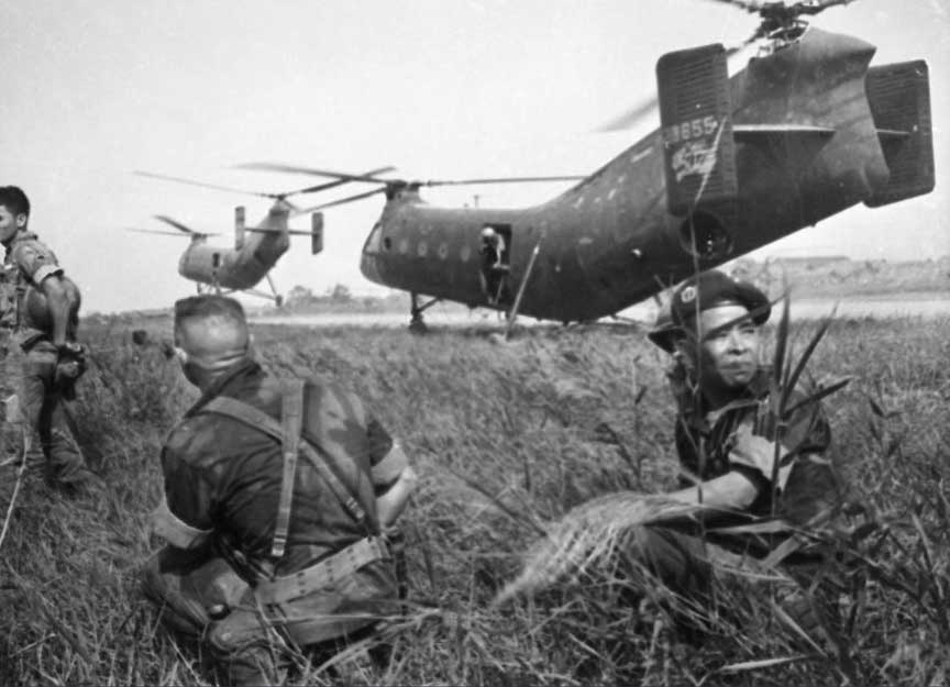 First US Helicopter Arrive