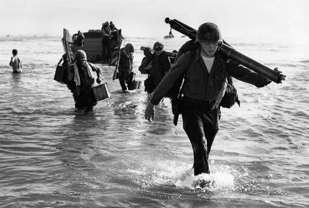 First US Combat Troops Arrive