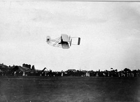 Wilbur Wright Flies in a Circle